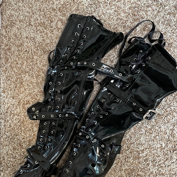 Pleaser Shiny Black Platform Boots - Picture 4 of 4